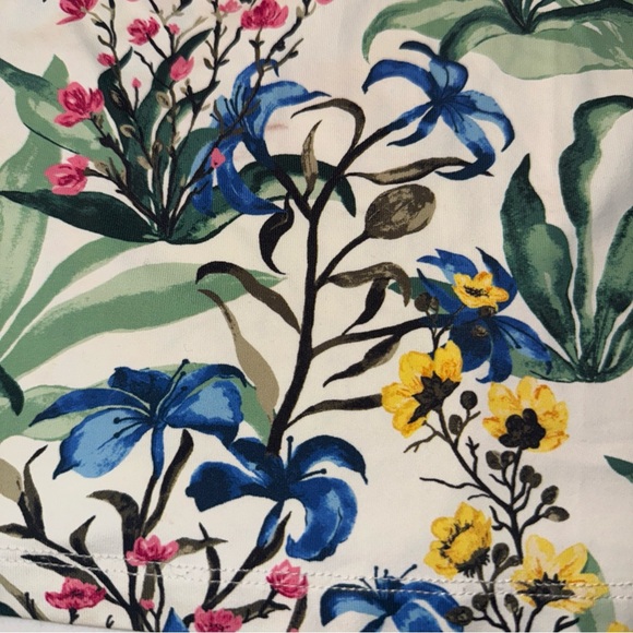 J. McLaughlin Signature Tee Catalina Cloth Top Floral  Nature Size Small - Picture 2 of 10